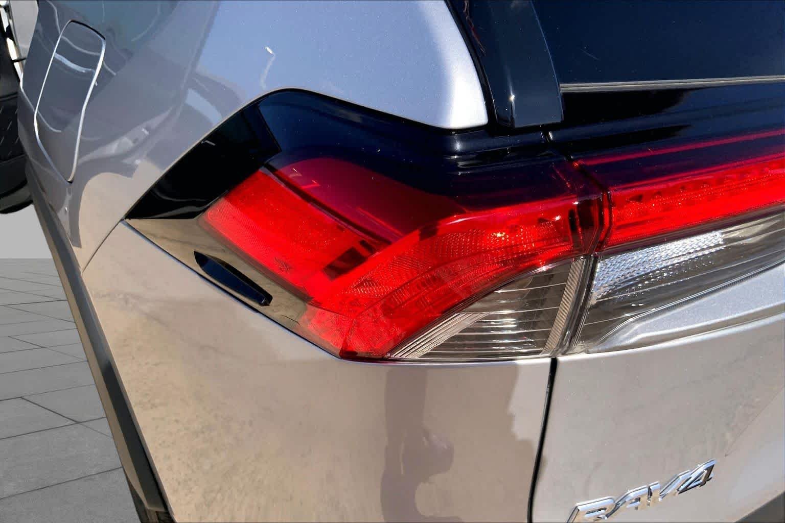 Used 2022 Silver Sky Metallic Toyota Hybrid XLE image 27