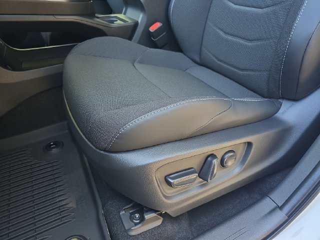 New 2026 Wind Chill Pearl Toyota SE image 28