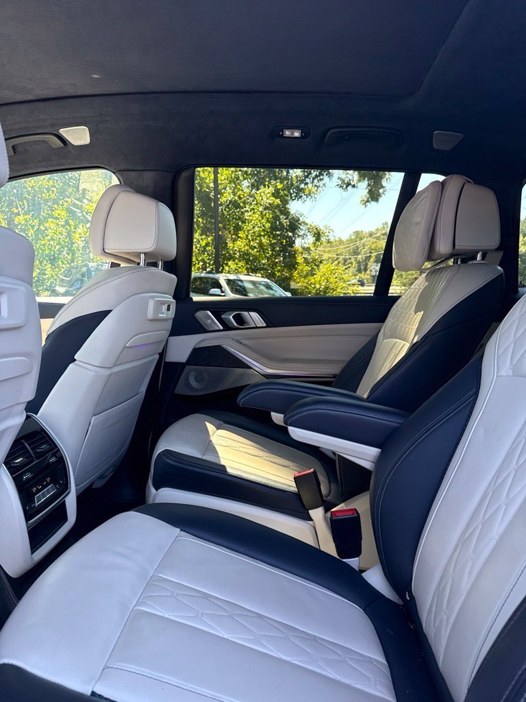 Used 2019 White BMW xDrive50i image 10