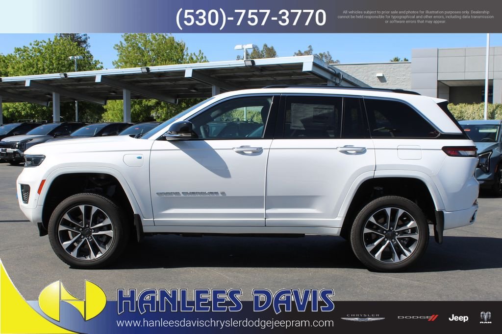 New 2023 Bright White Clear-Coat Exterior Paint Jeep Overland 4xe image 2