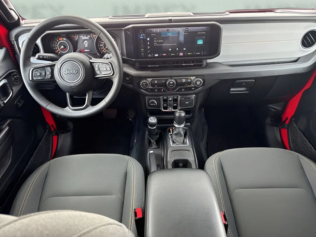 Used 2025 Red Jeep Sport S image 27