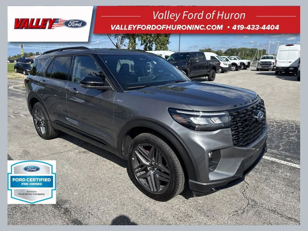 Used 2025 Gray Metallic Ford ST-Line image 1