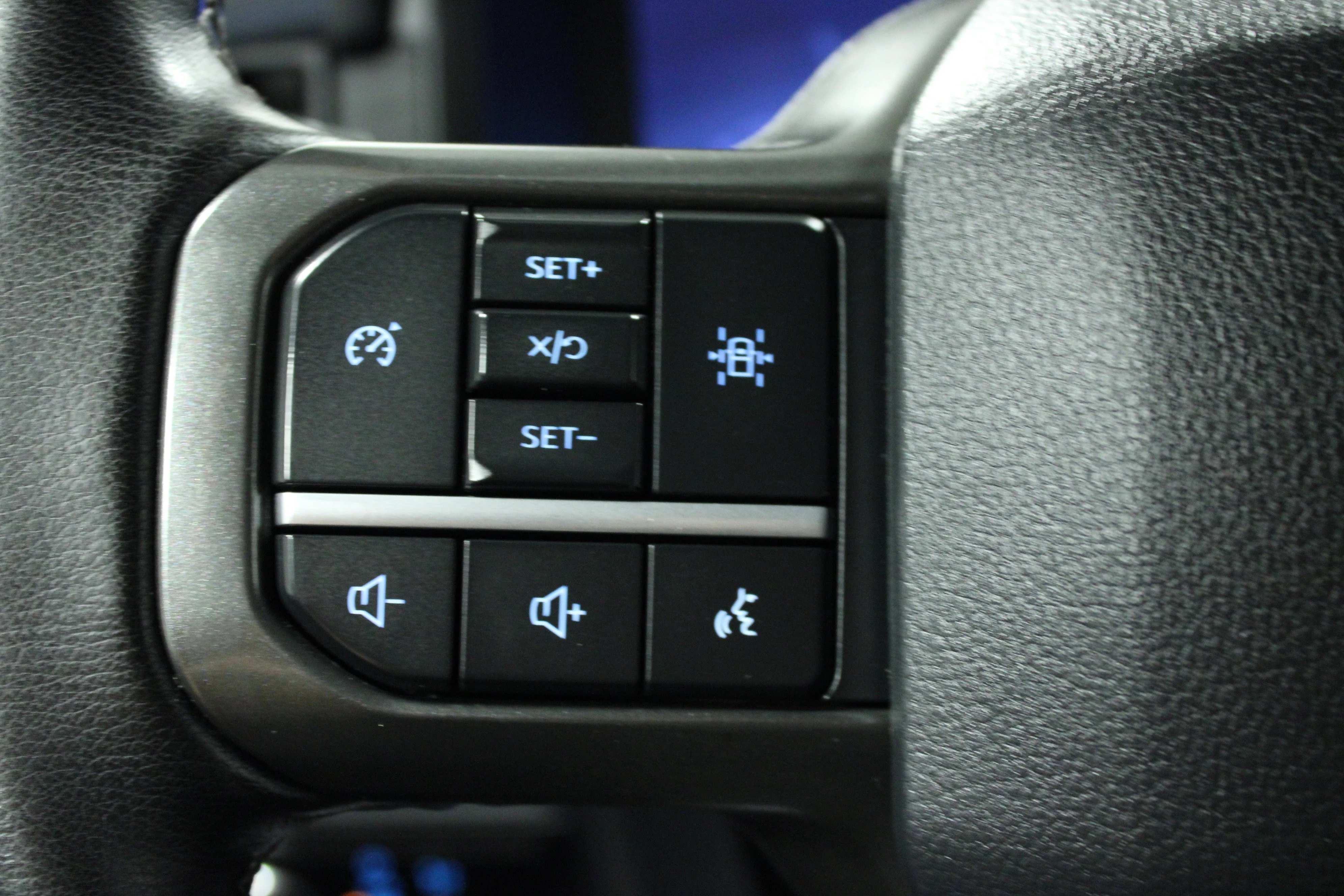 Used 2024 Agate Black Metallic Ford XLT image 20