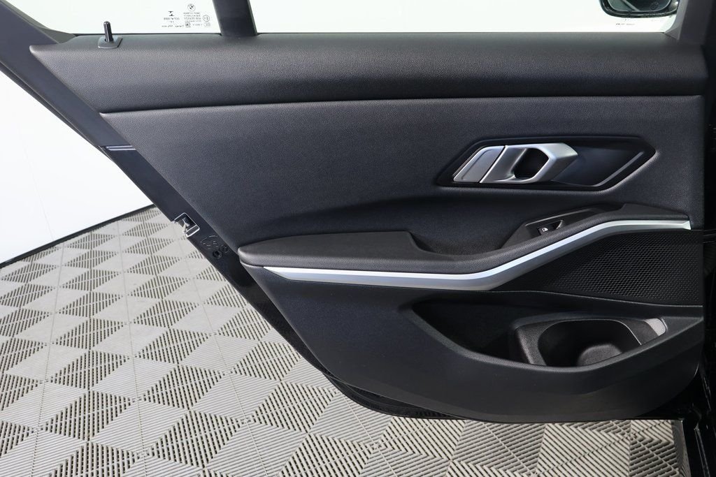 Used 2020 Black Sapphire Metallic BMW 330i image 13
