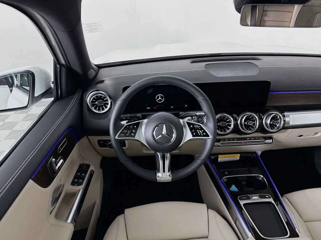 New 2026 Polar White Mercedes-Benz GLB 250 image 22
