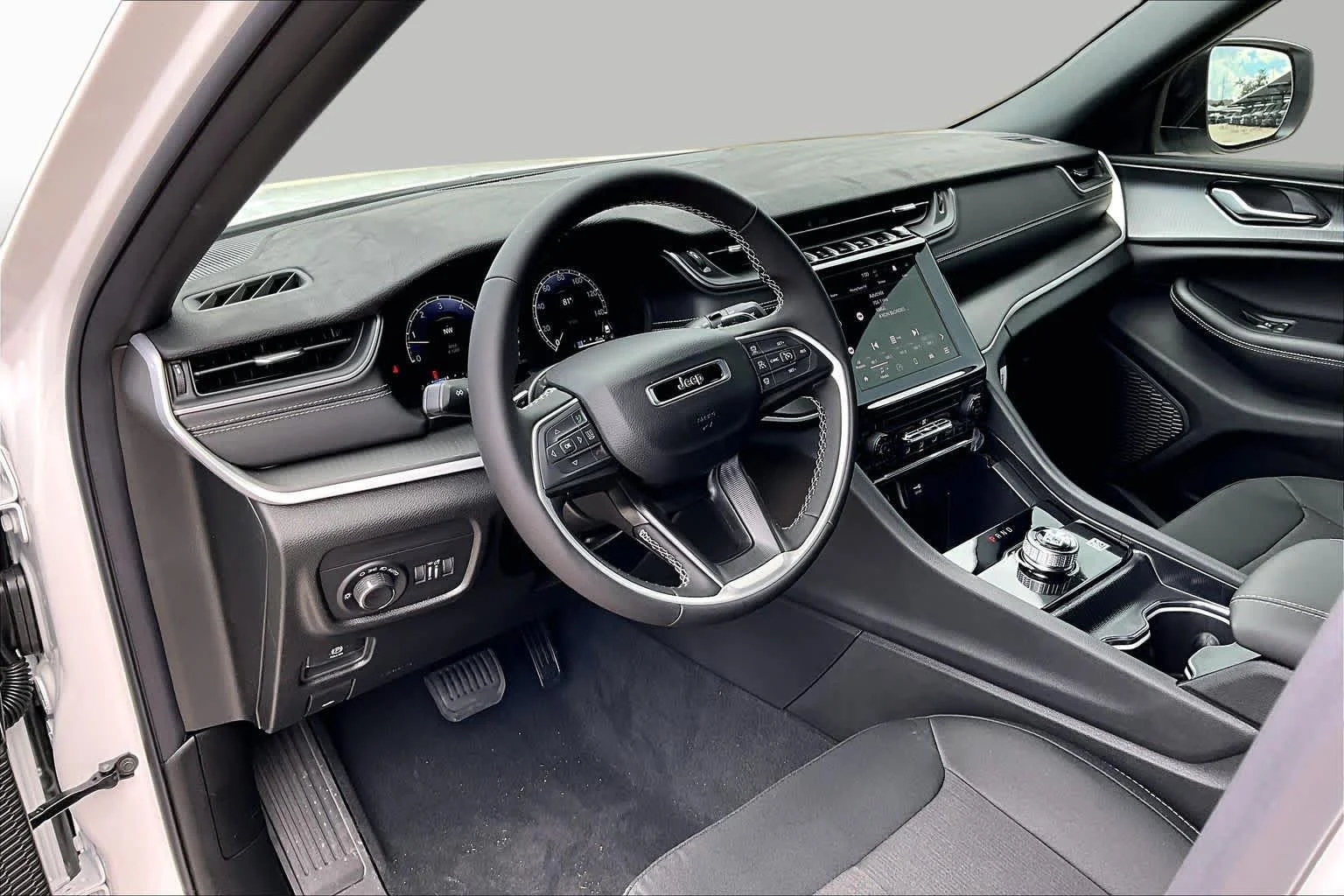 New 2026 Bright White Clear-Coat Exterior Paint Jeep Laredo image 9