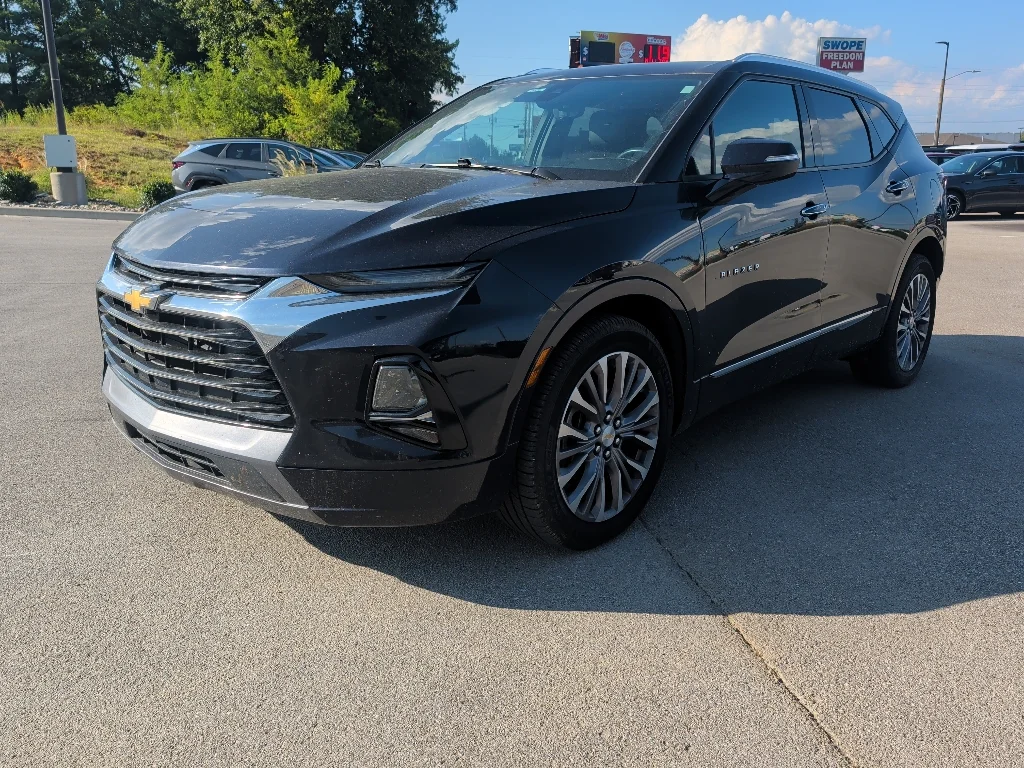 Used 2020 Midnight Blue Metallic Chevrolet Premier image 2