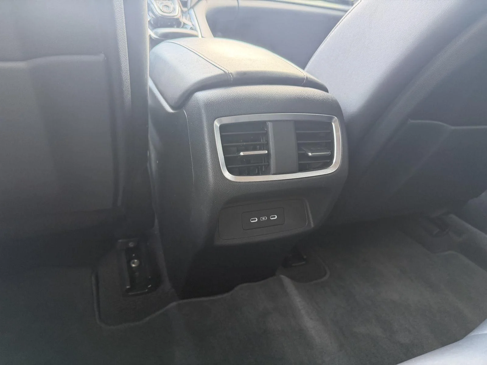 Used 2023 Lunar Silver Metallic Acura w/Tech image 9