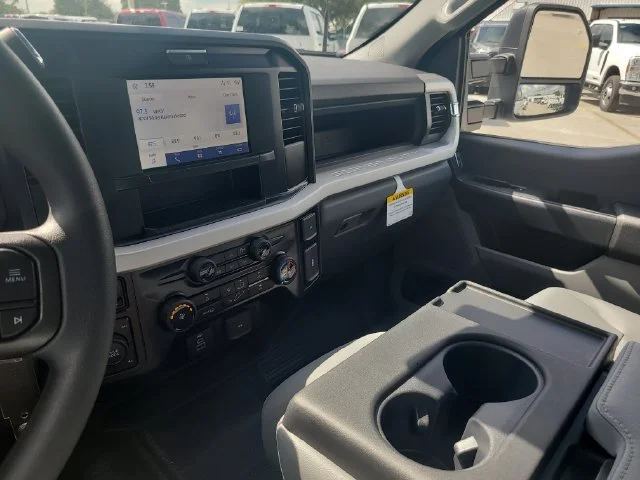New 2027 Oxford White Ford XL 4WD CREW CAB image 20