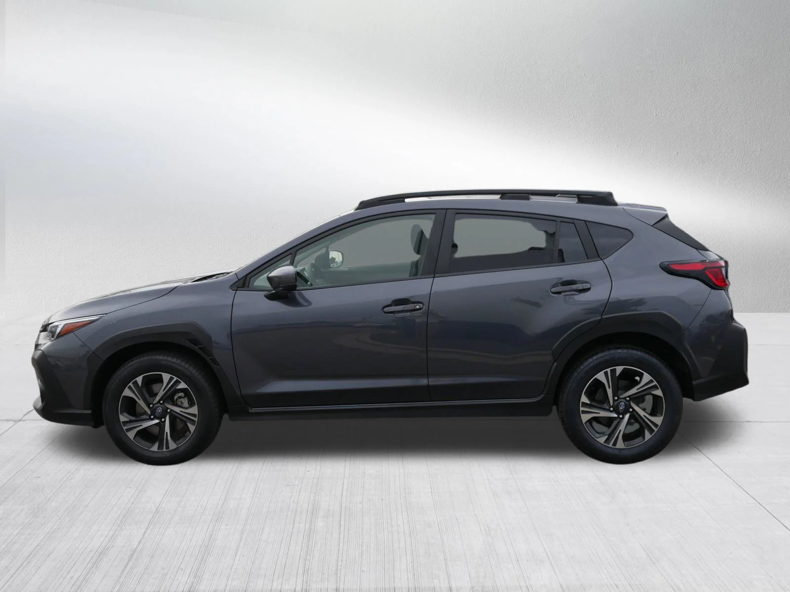 Used 2025 Magnetite Gray Metallic Subaru Premium image 2