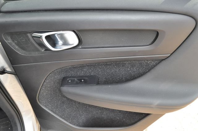 Used 2019 Silver Volvo Momentum image 26