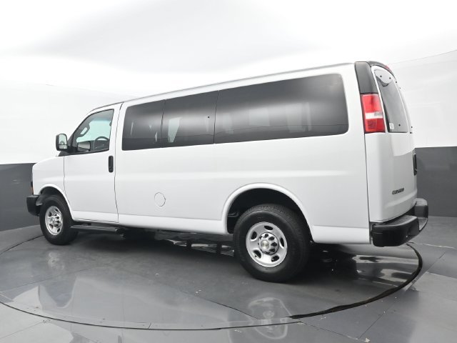 Used 2022 Summit White Chevrolet LS image 18