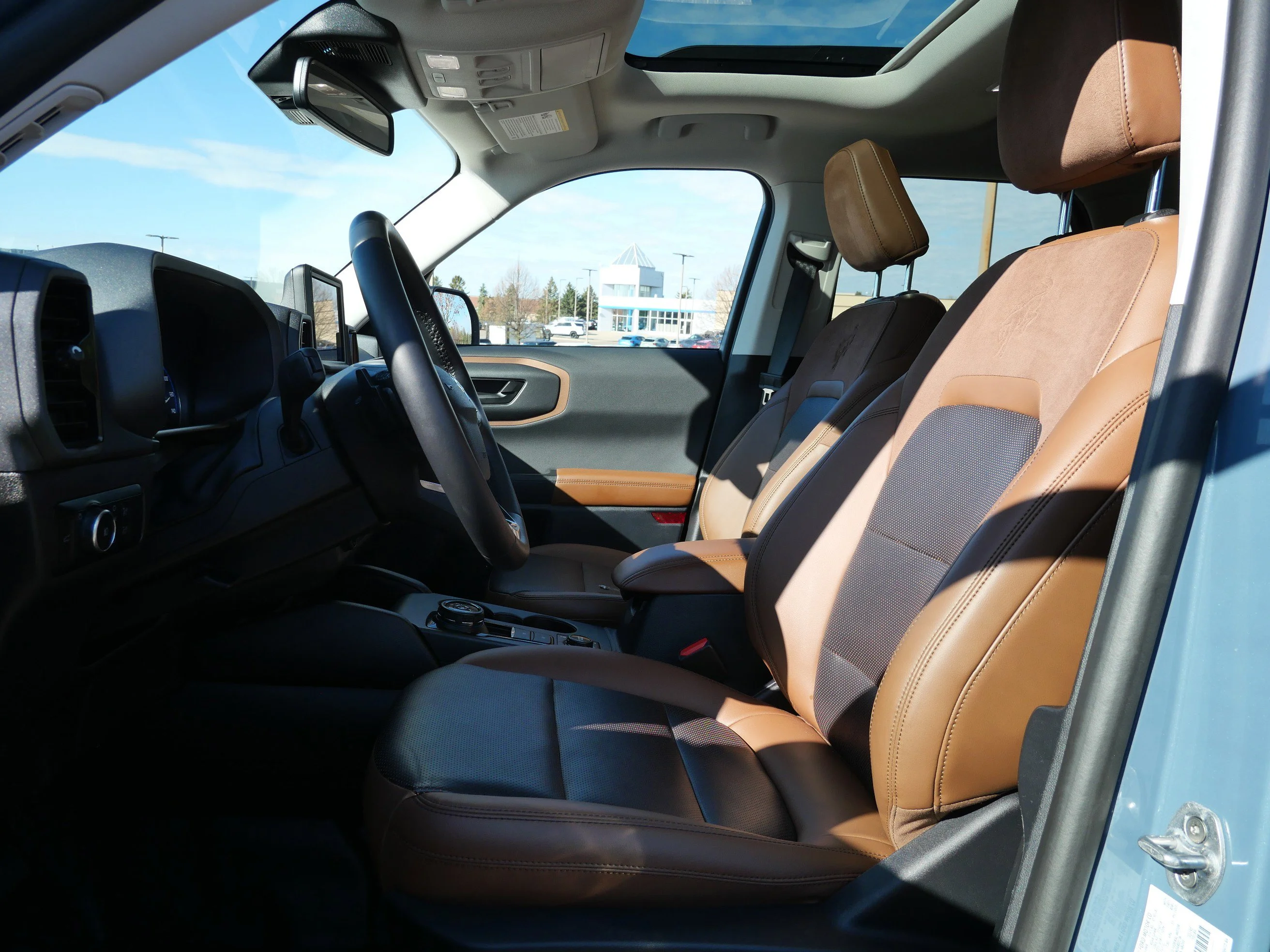Used 2024 Azure Gray Metallic Ford Badlands image 10