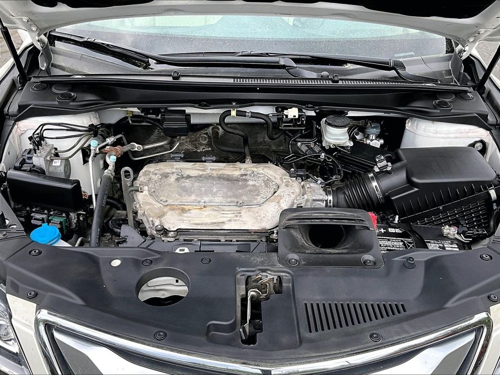 Used 2018  Acura Base image 33