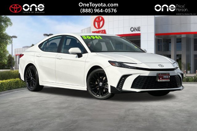 2025 Toyota Camry SE