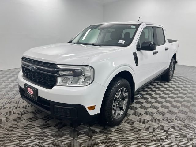 Used 2024 Oxford White Ford XLT image 2