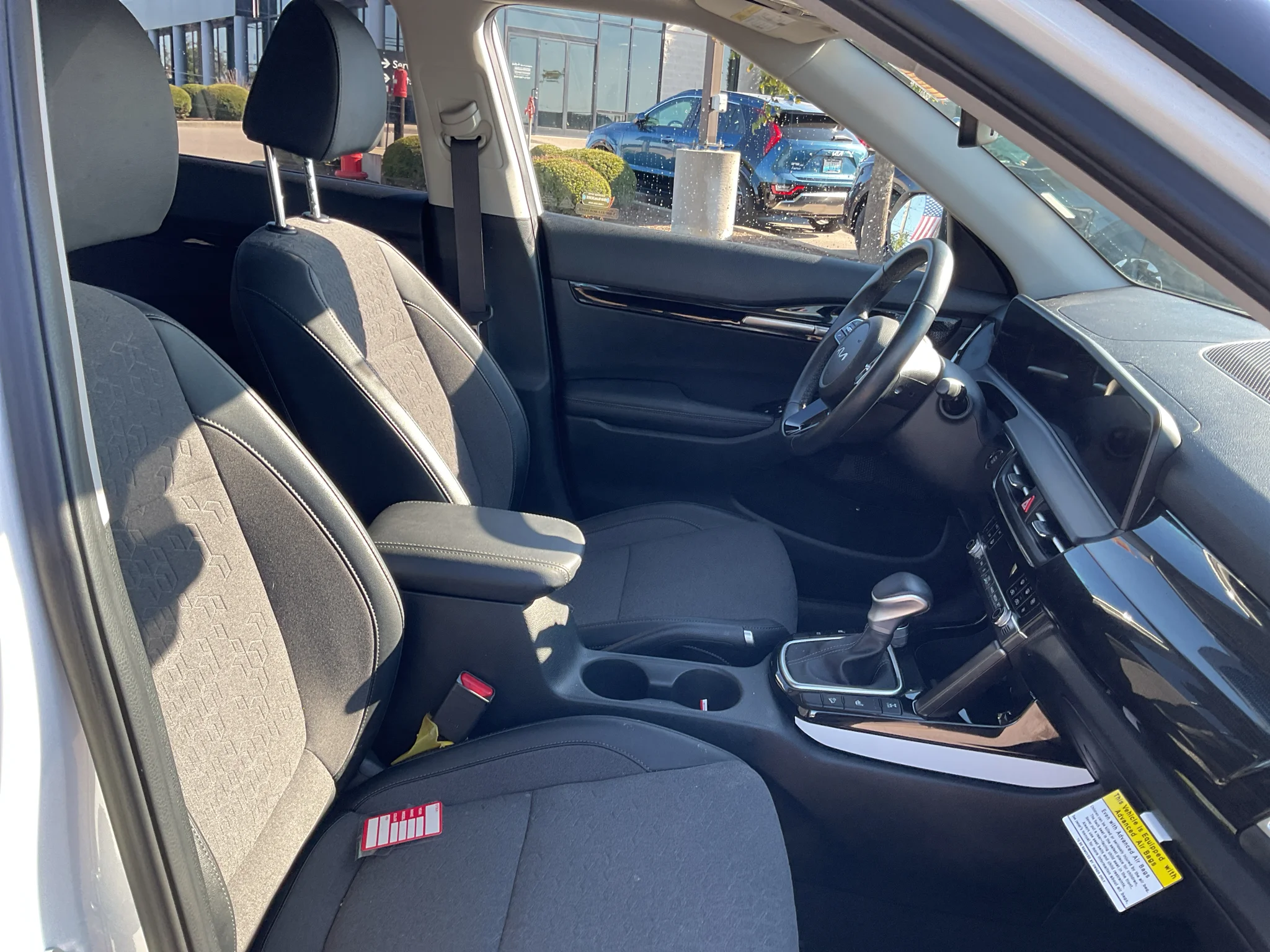 Certified Used 2025 Clear White/Black Roof Kia S image 11