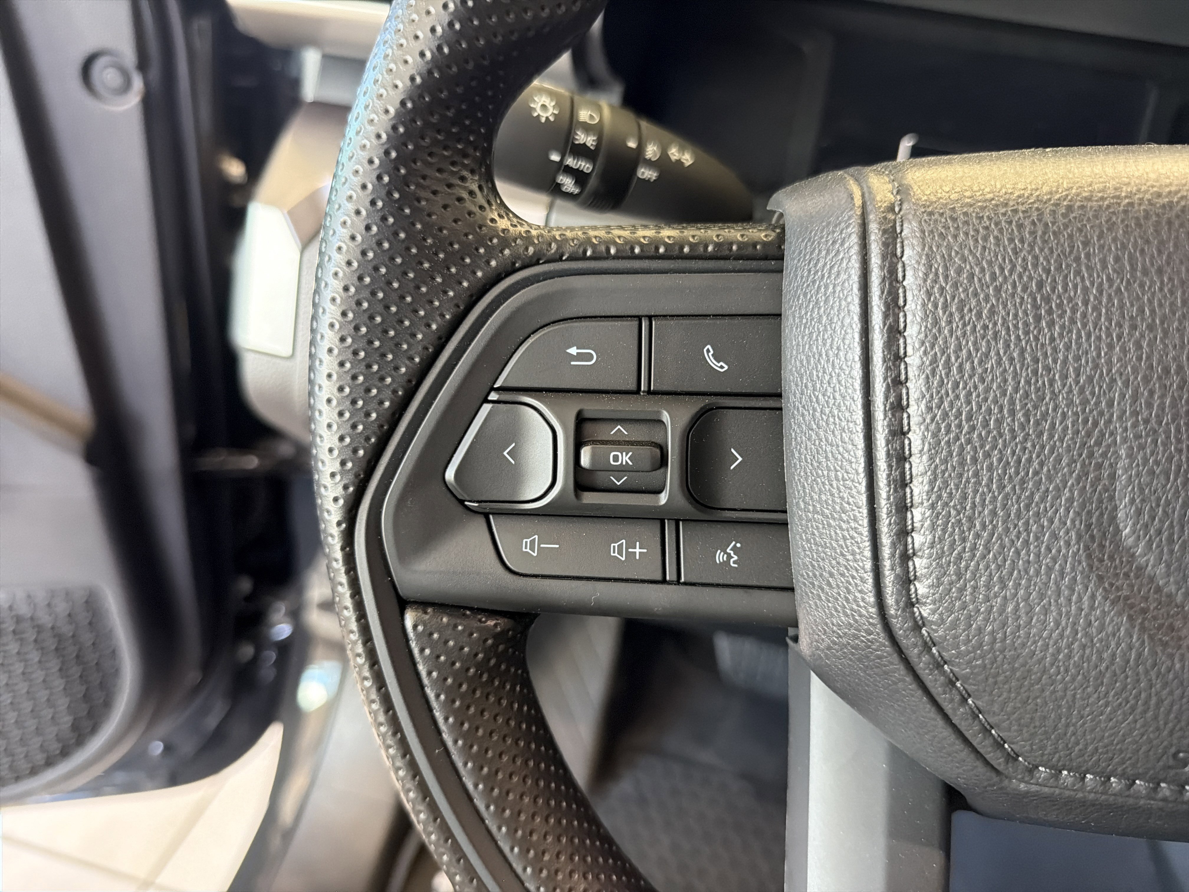 2026 Toyota Tacoma SR5 - Photo 27