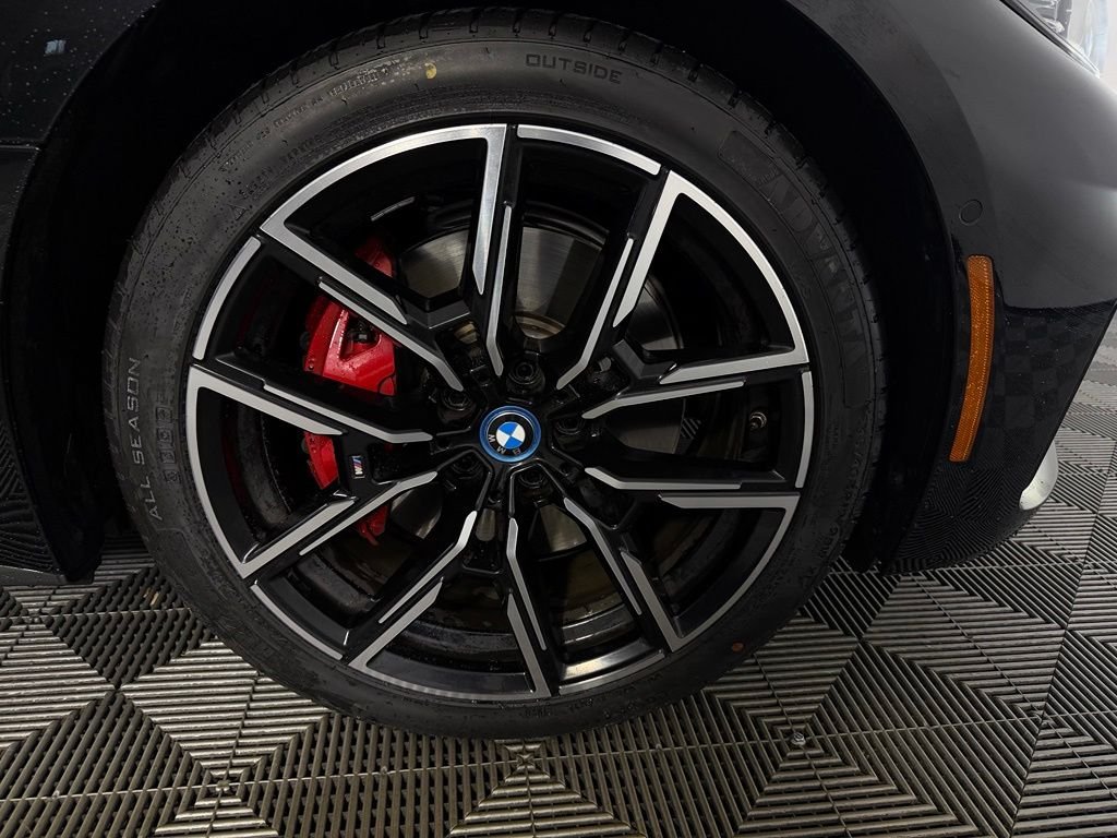 Used 2023 Black Sapphire Metallic BMW eDrive40 image 10