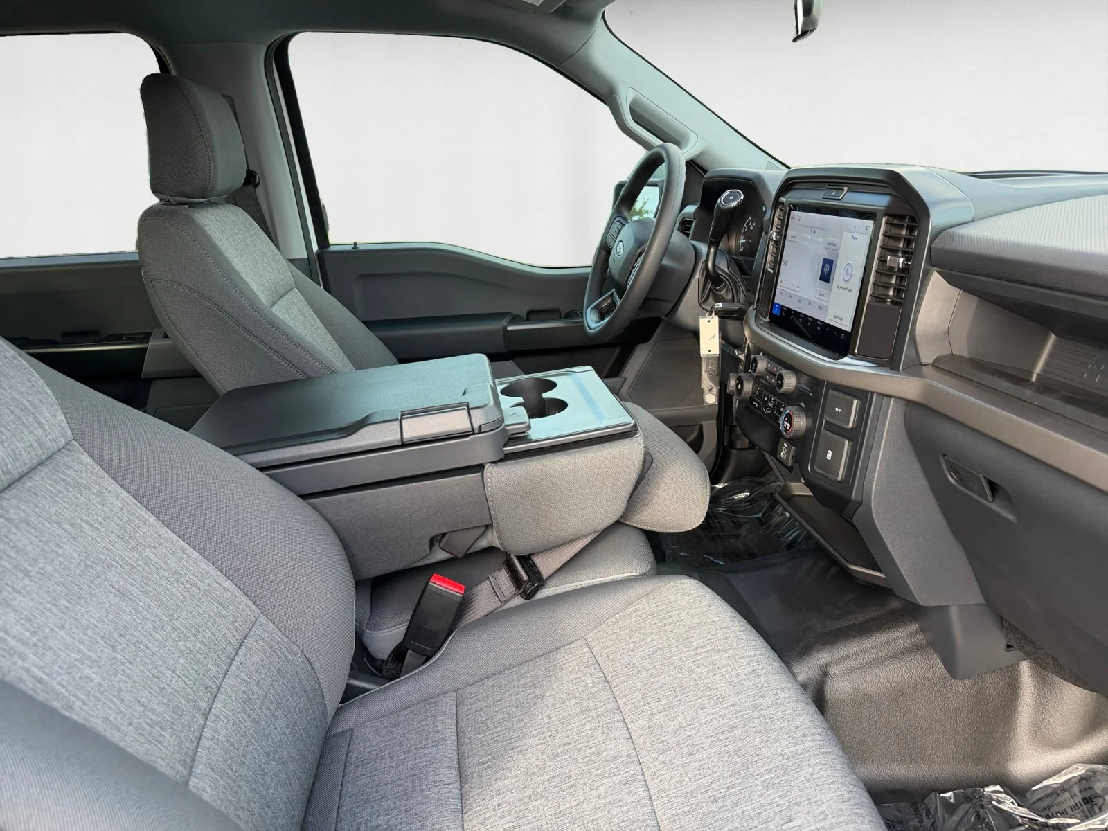 New 2026 Oxford White Ford XL image 15