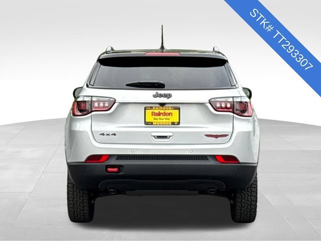 New 2026 Silver Zynith Metallic Clear-Coat Exterior Paint Jeep Trailhawk image 5