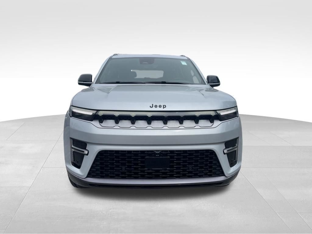 New 2026 Silver-Zynith Exterior Paint Jeep  image 8
