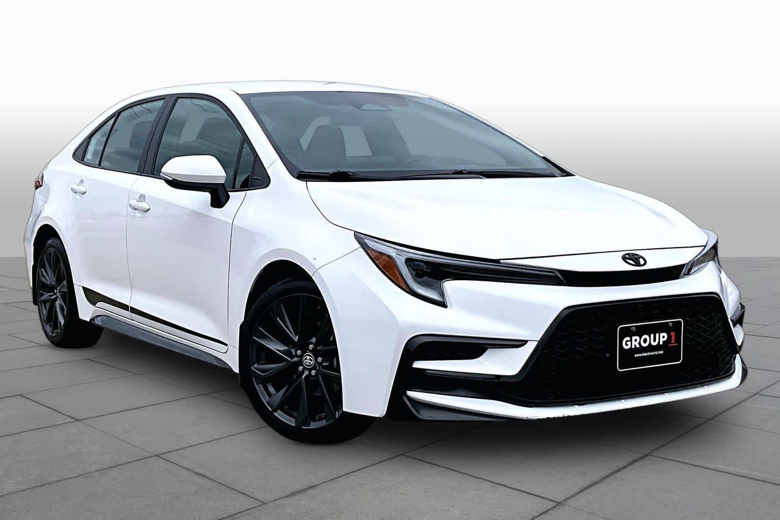 Used 2024 Ice Cap Toyota SE image 3