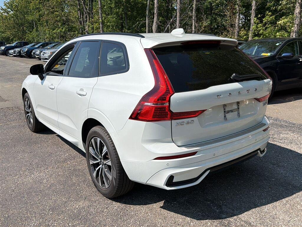 Used 2025 Crystal White Metallic Volvo Core image 10