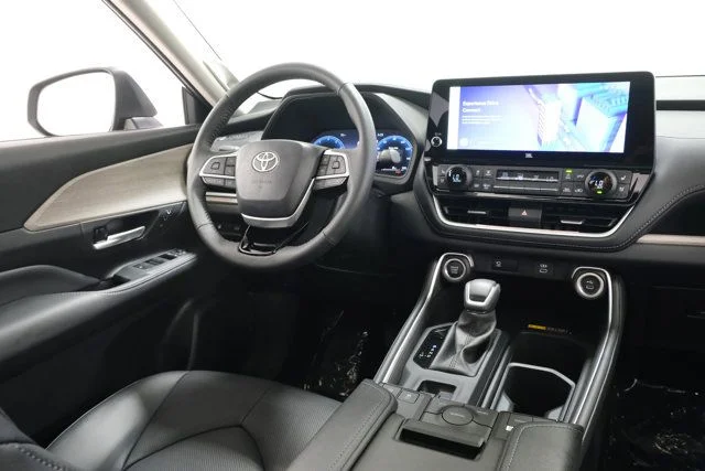Certified Used 2026  Toyota Limited image 11