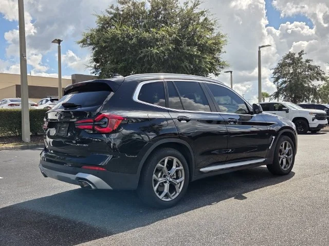 Used 2022 Black BMW xDrive30i image 6