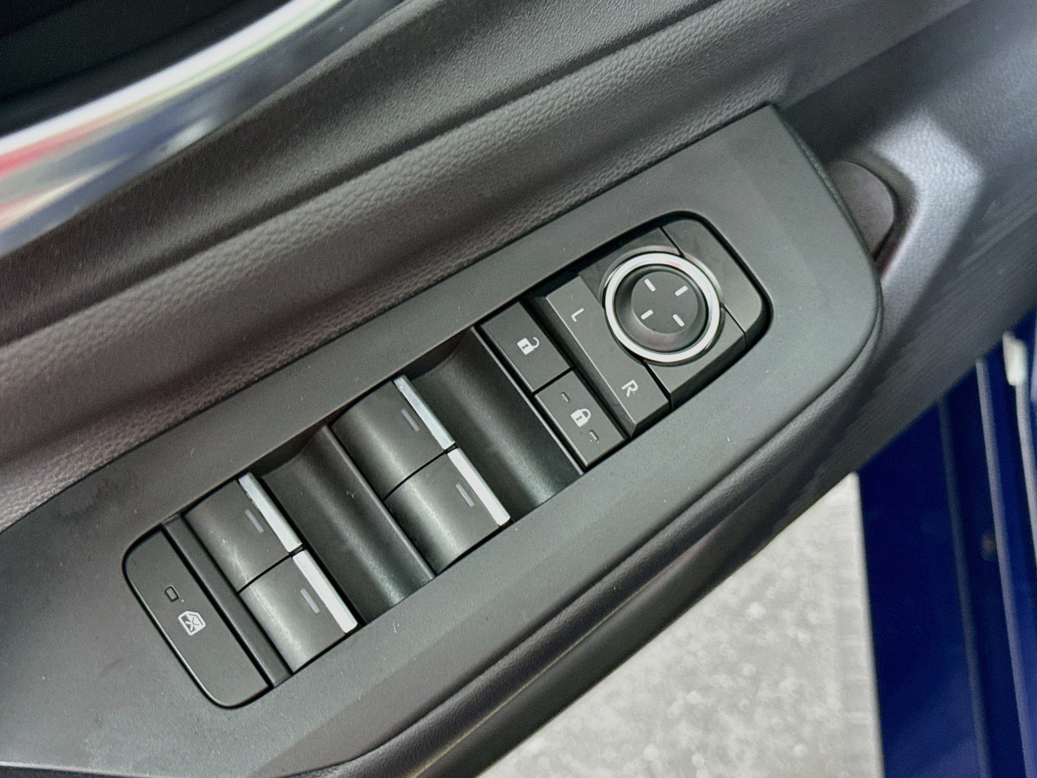 Used 2025 Reservoir Blue Toyota XSE Premium image 16