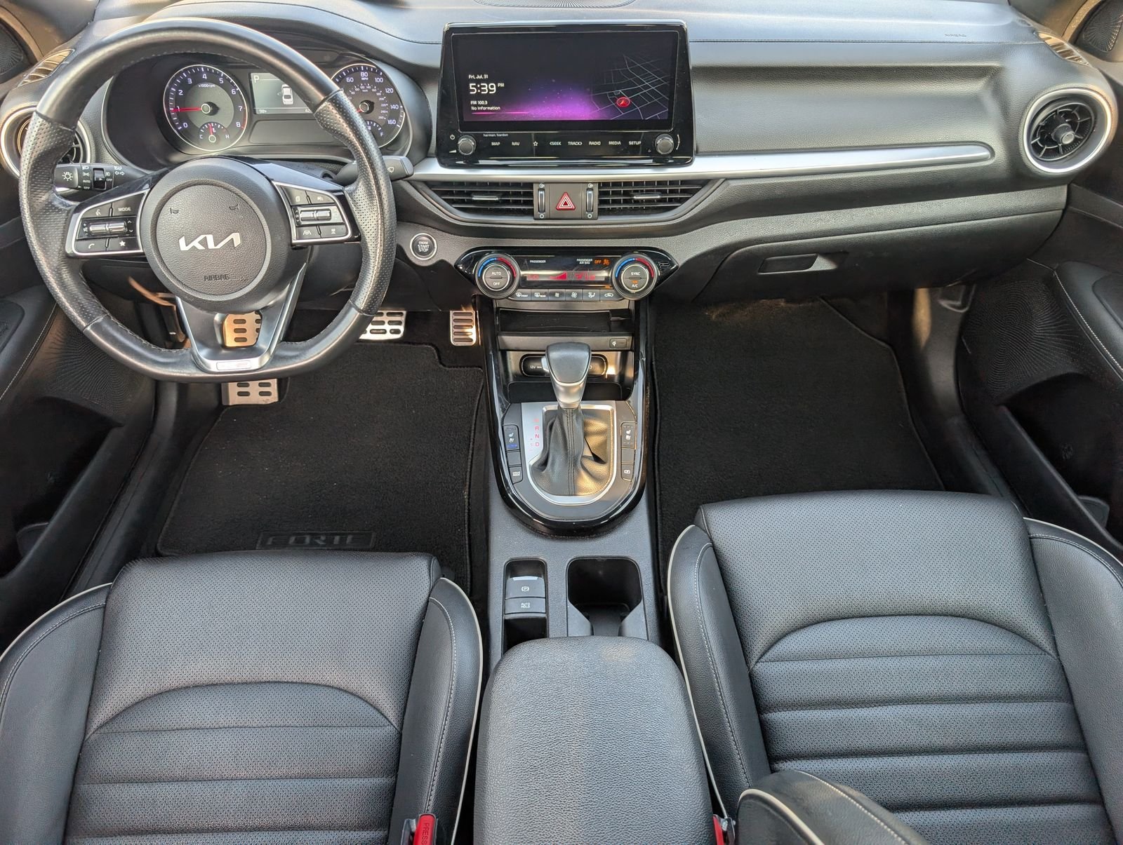 Used 2024 Snow White Pearl Kia GT-Line image 5