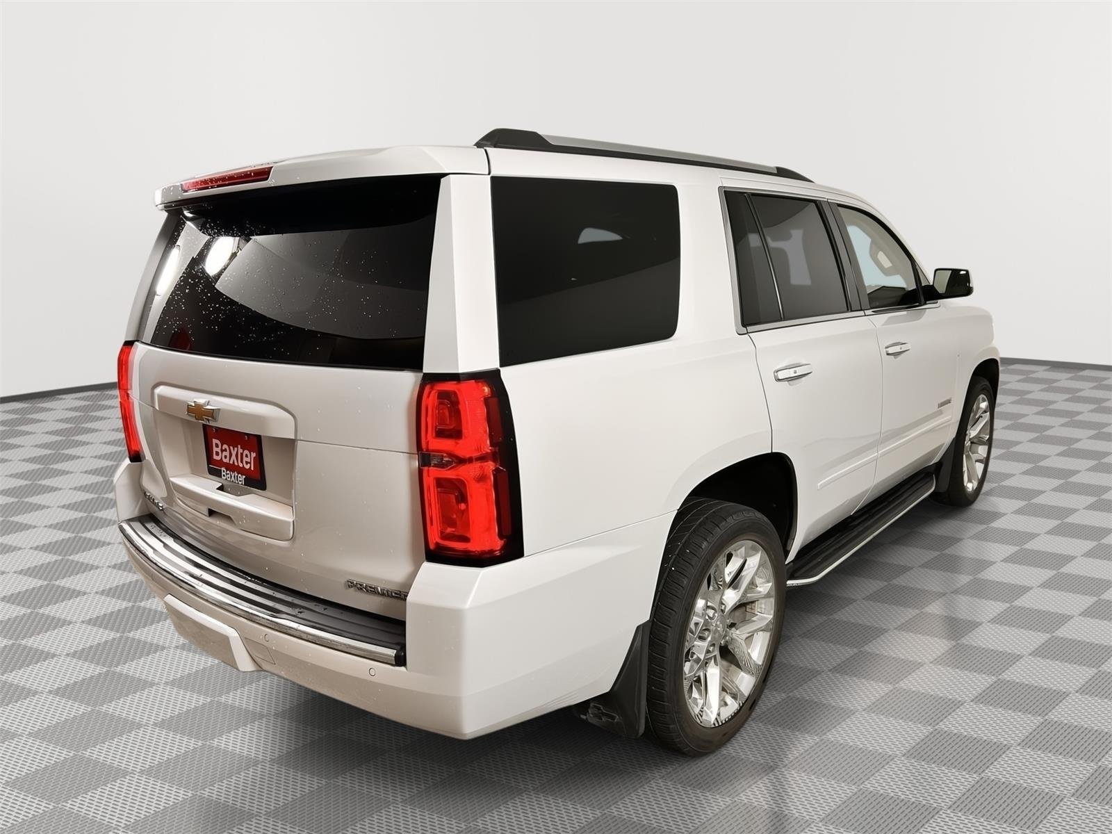 Used 2019 Iridescent Pearl Tricoat Chevrolet Premier image 14