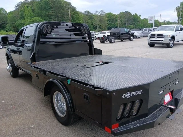 New 2026 Diamond Black Crystal Pearl-Coat Exterior Paint RAM Tradesman image 6