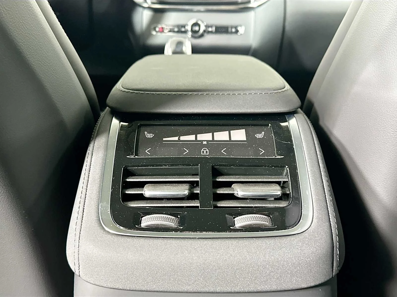 2025 Volvo XC90 Ultra - Photo 23