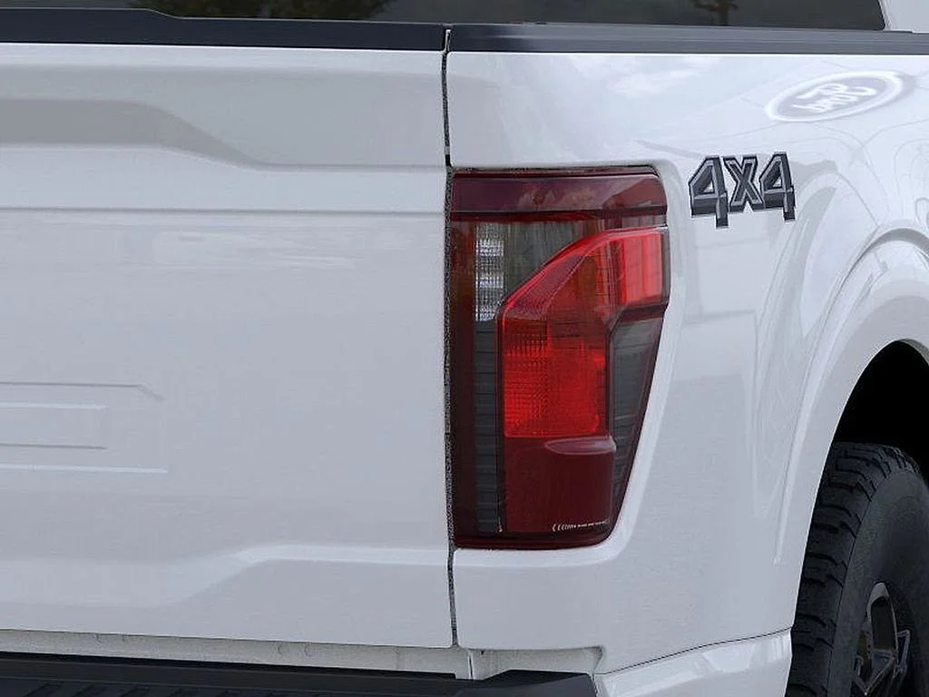 New 2026 Oxford White Ford XLT image 21
