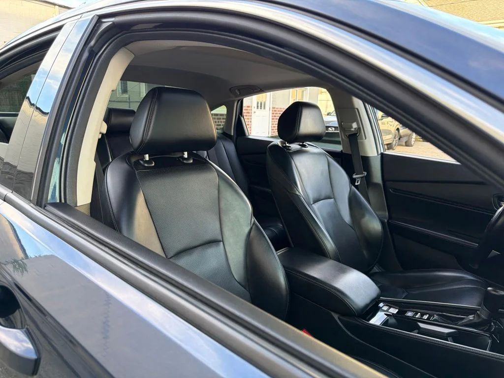 Used 2023  Honda Touring image 11