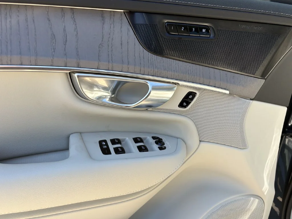 2026 Volvo XC90 Ultra - Photo 11