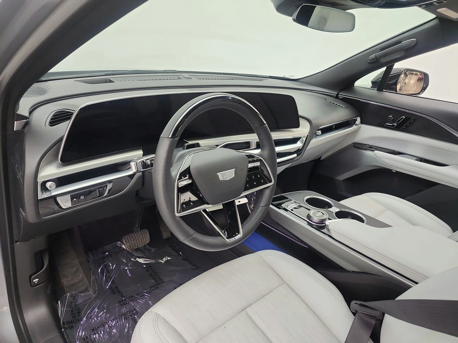 Used 2024 Argent Silver Metallic Cadillac Luxury image 9