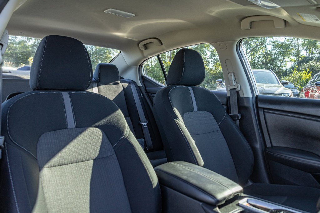 Used 2023 White Nissan SV image 33
