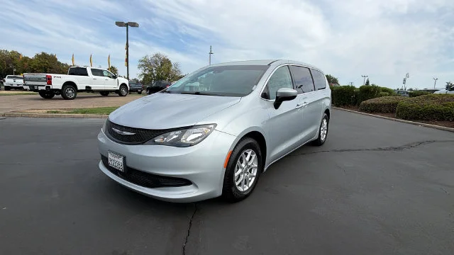 Used 2023 Silver Mist Clearcoat Chrysler LX image 1