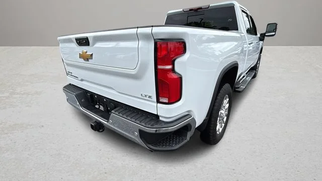 Used 2025 Summit White Chevrolet LTZ image 12