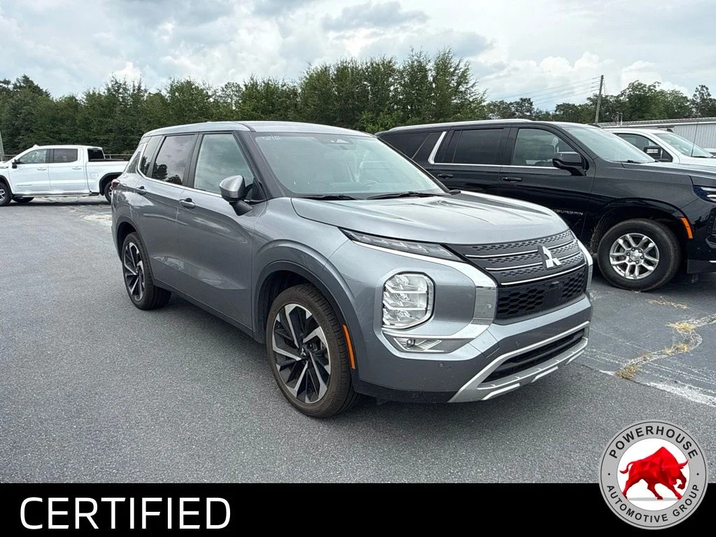 Used 2024  Mitsubishi  image 4