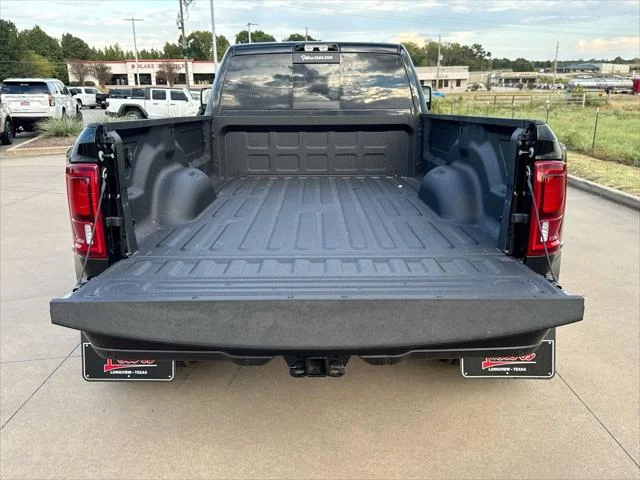 New 2027 Diamond Black Crystal Pearl-Coat Exterior Paint RAM Laramie image 24