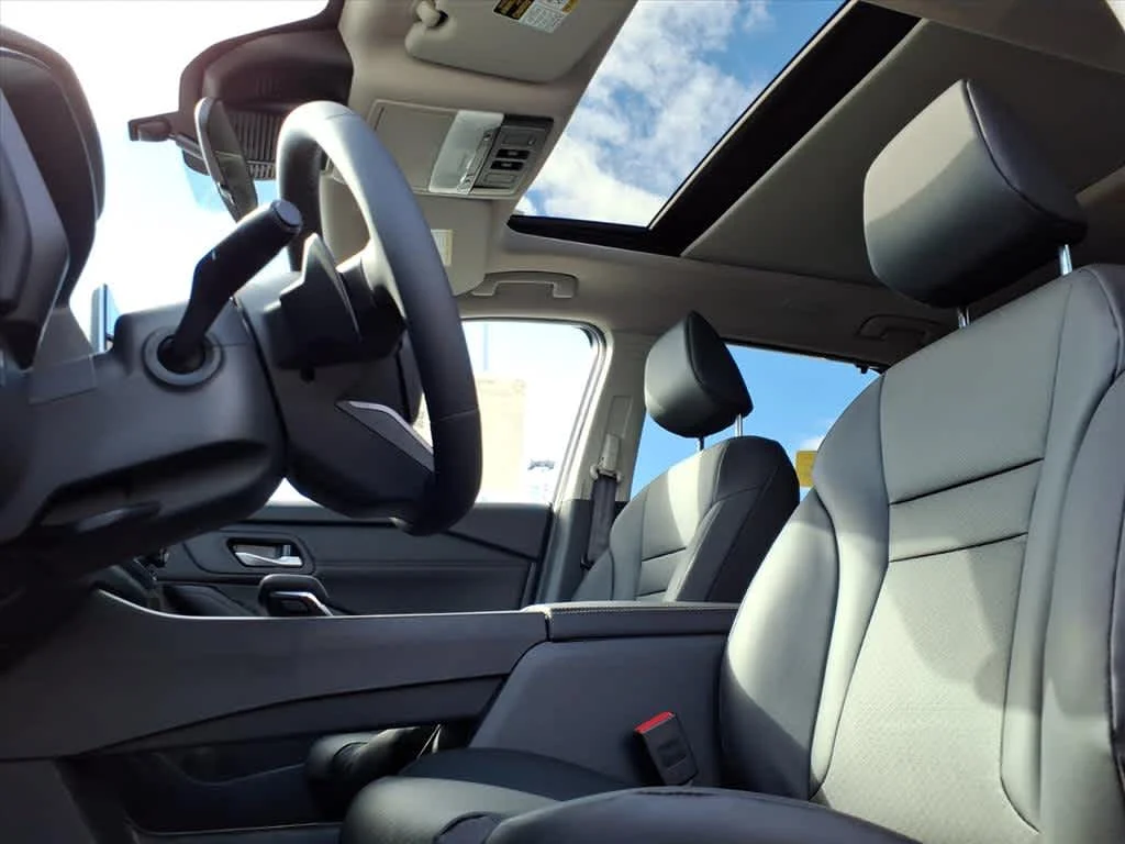 2026 Nissan Rogue SV - Photo 11