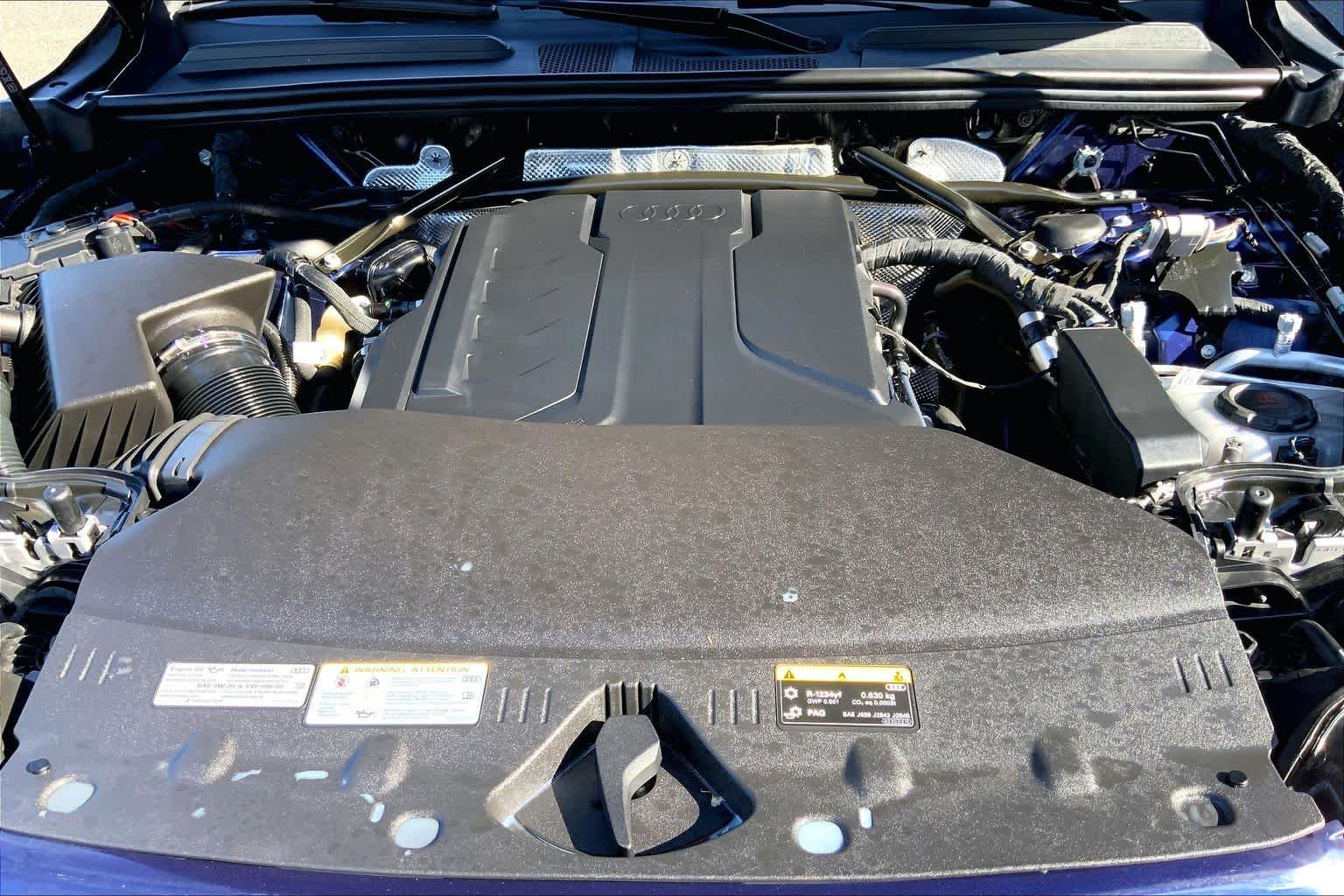Used 2025 Navarra Blue Metallic Audi Premium image 32