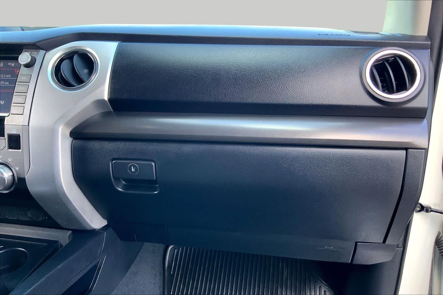 Used 2020 Super White Toyota SR5 image 18