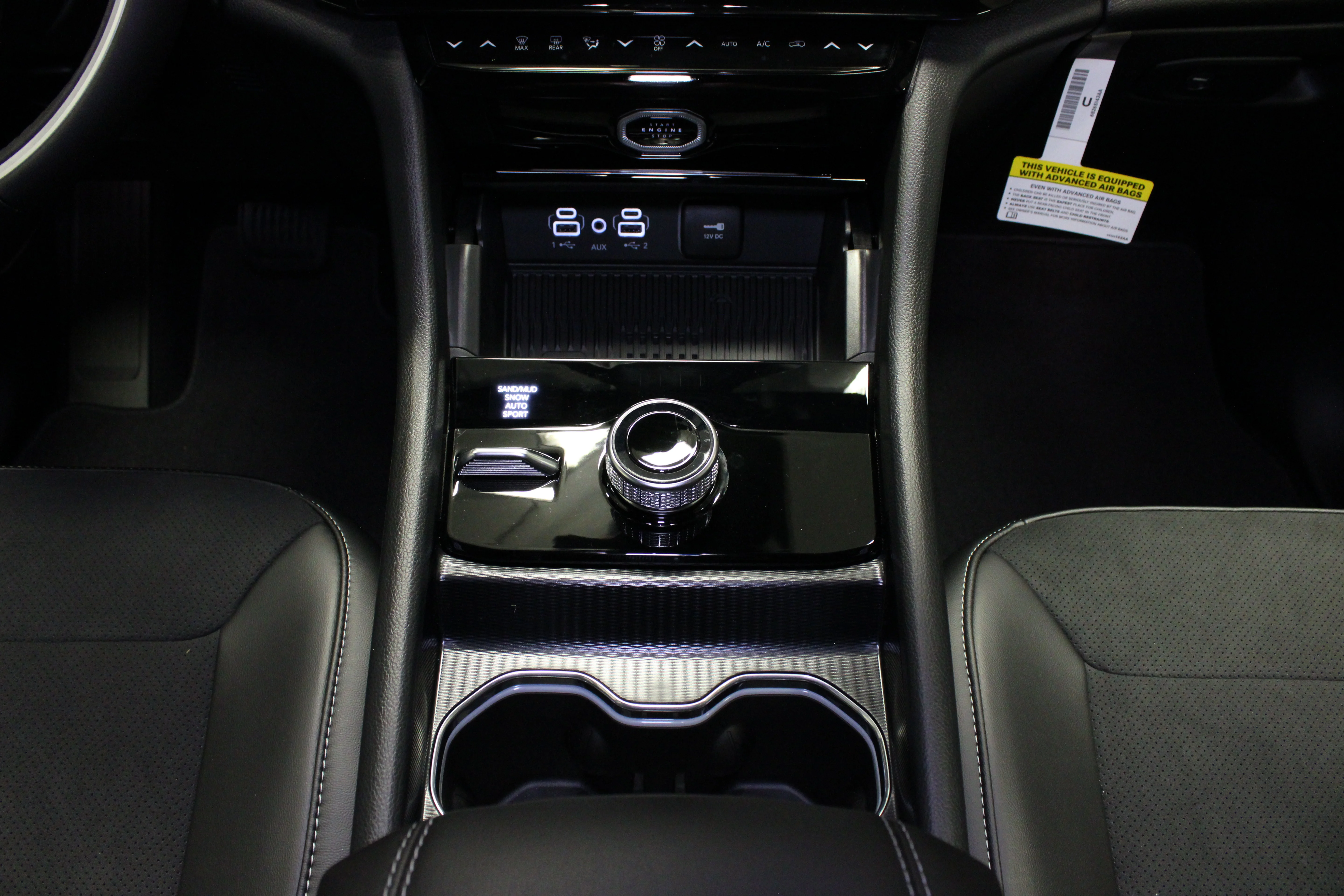New 2026 Diamond Black Crystal Pearlcoat Jeep Laredo Altitude image 20