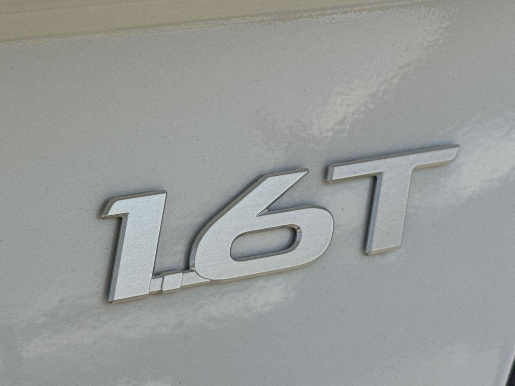 New 2026 White Hyundai Limited FWD image 9