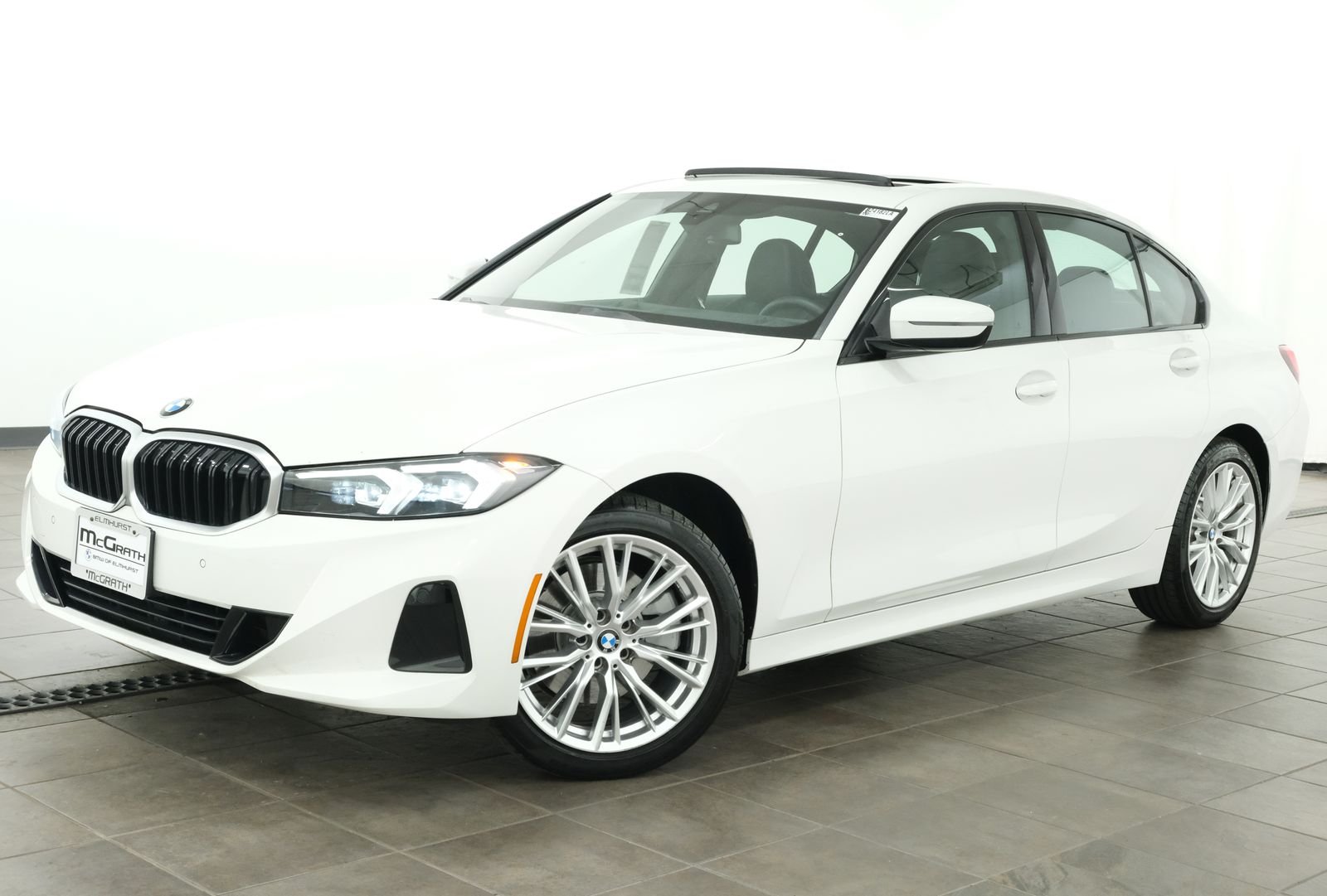 2023 BMW 3 Series 330i xDrive Sedan's photo